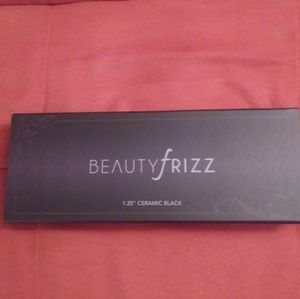 Brand New - Beauty Frizz Ceramic Flat Iron